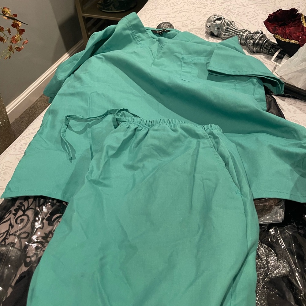 Green men nurse outfit small